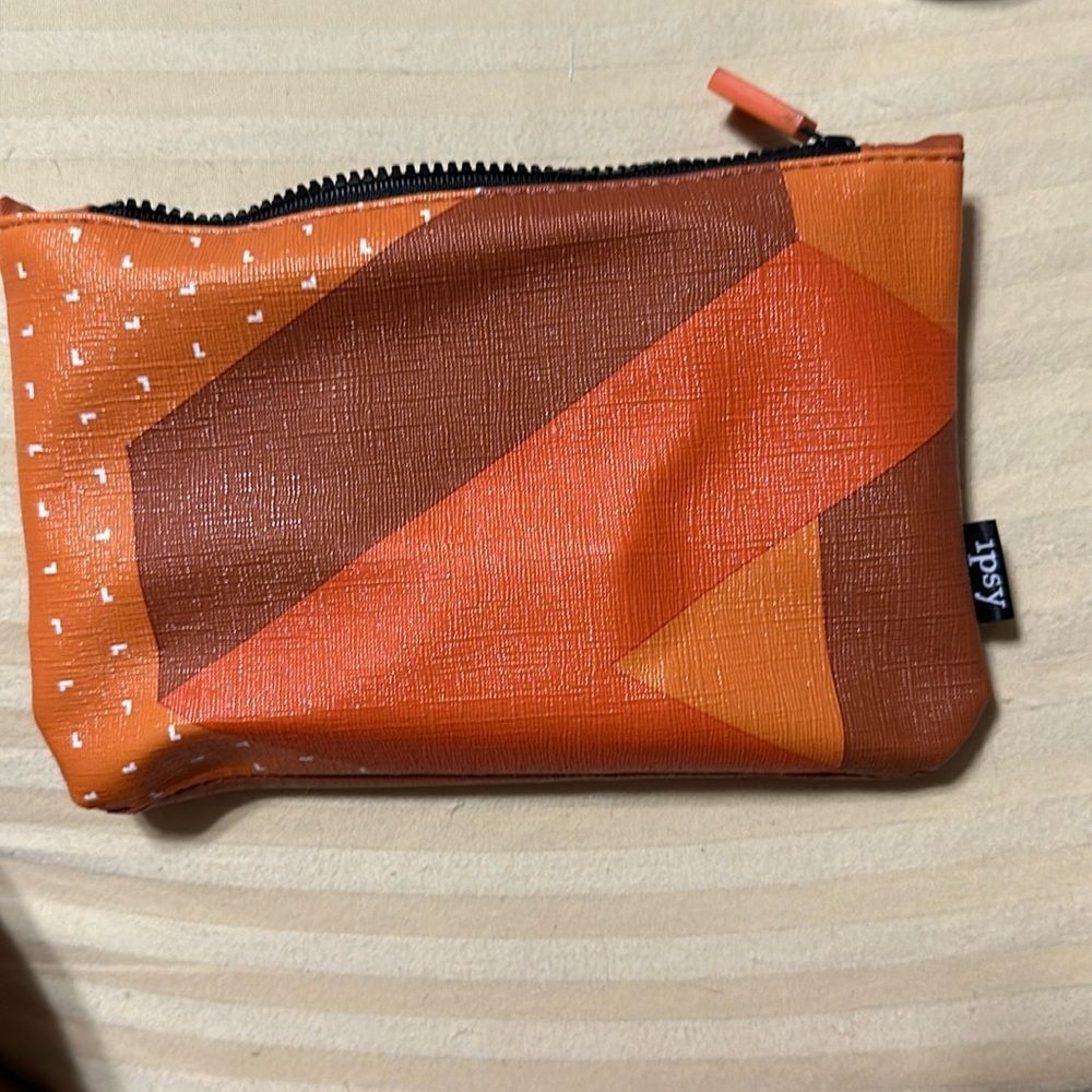 IPSY travel or cosmetic bag, tassle zipper pull NWOT